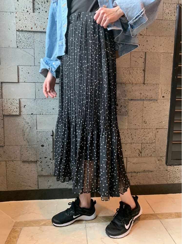 【正韓】點點雪紡鬆緊百褶裙-黑
